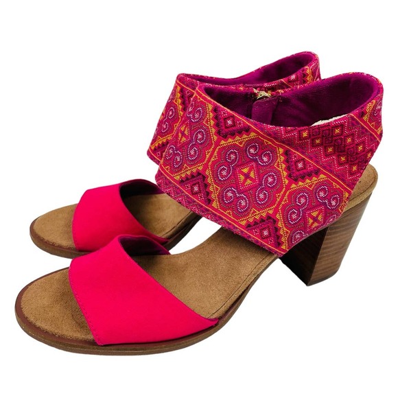 Toms Shoes - Toms Majorca Tapestry Pink Sandals size 9